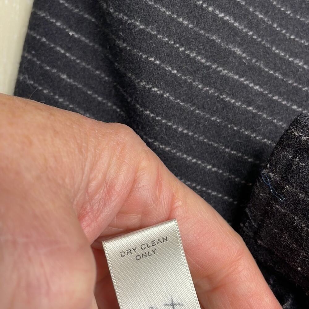 Vintage Y2K Banana Republic ‘Harrison’ wool trousers - Picture 7 of 11